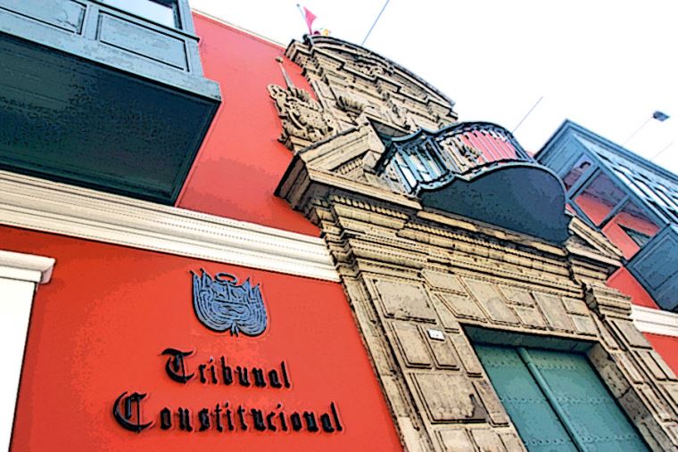 Vaciamiento y desarrollo de la jurisdicción constitucional: Un análisis crítico del Tribunal Constitucional en tiempos de crisis